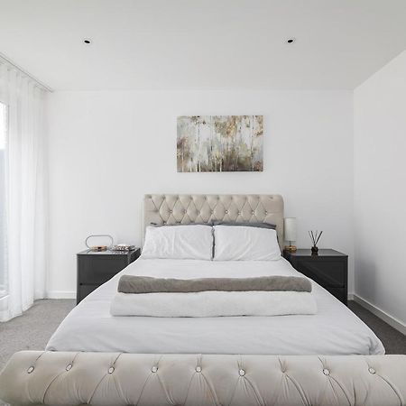 Luxury Spacious Flat With Communal Gardens And Parking لندن المظهر الخارجي الصورة